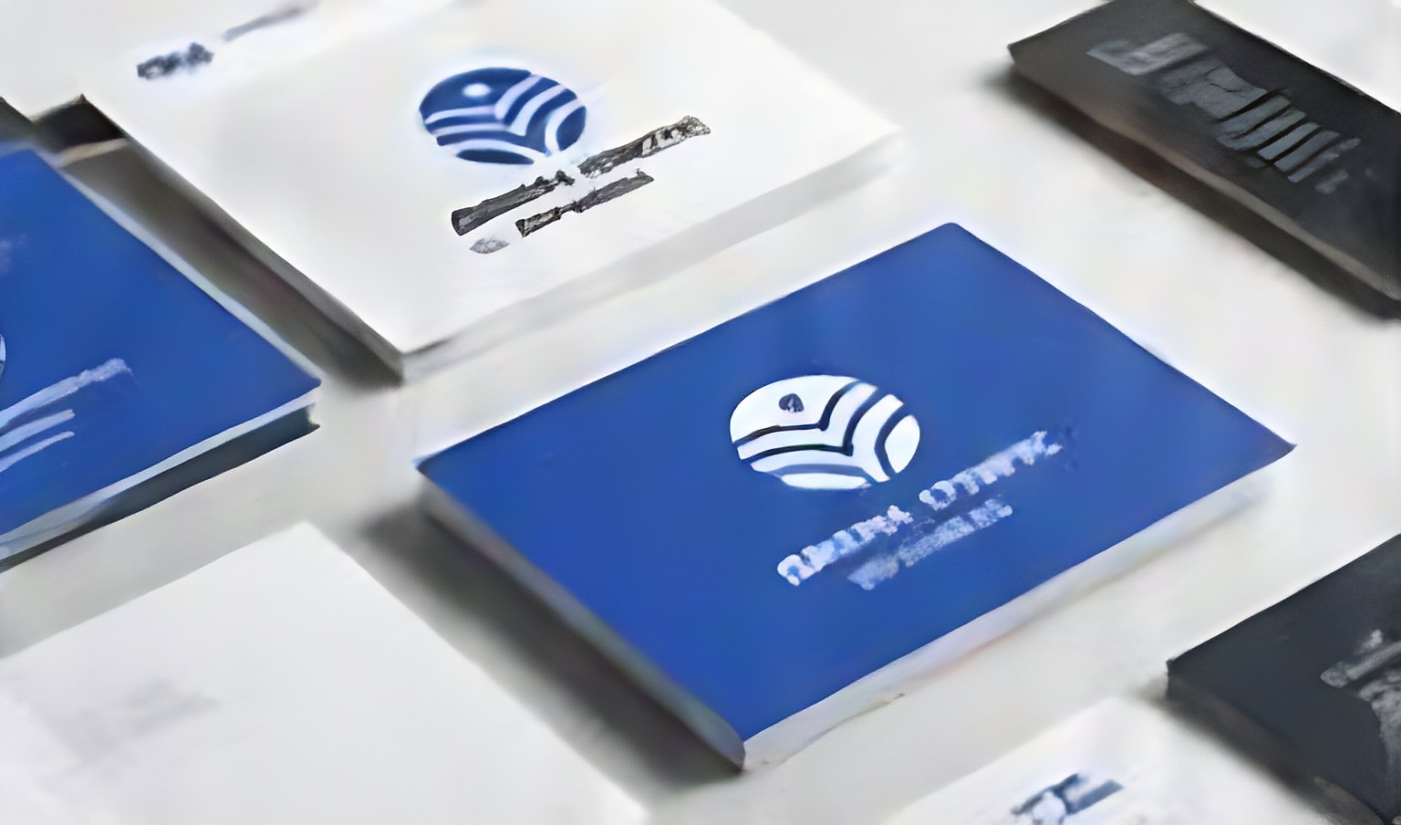 Брандирани визитки и папки